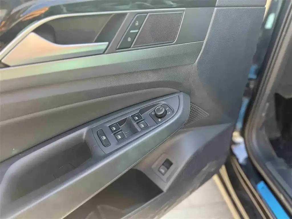 Volkswagen Passat — фото 6