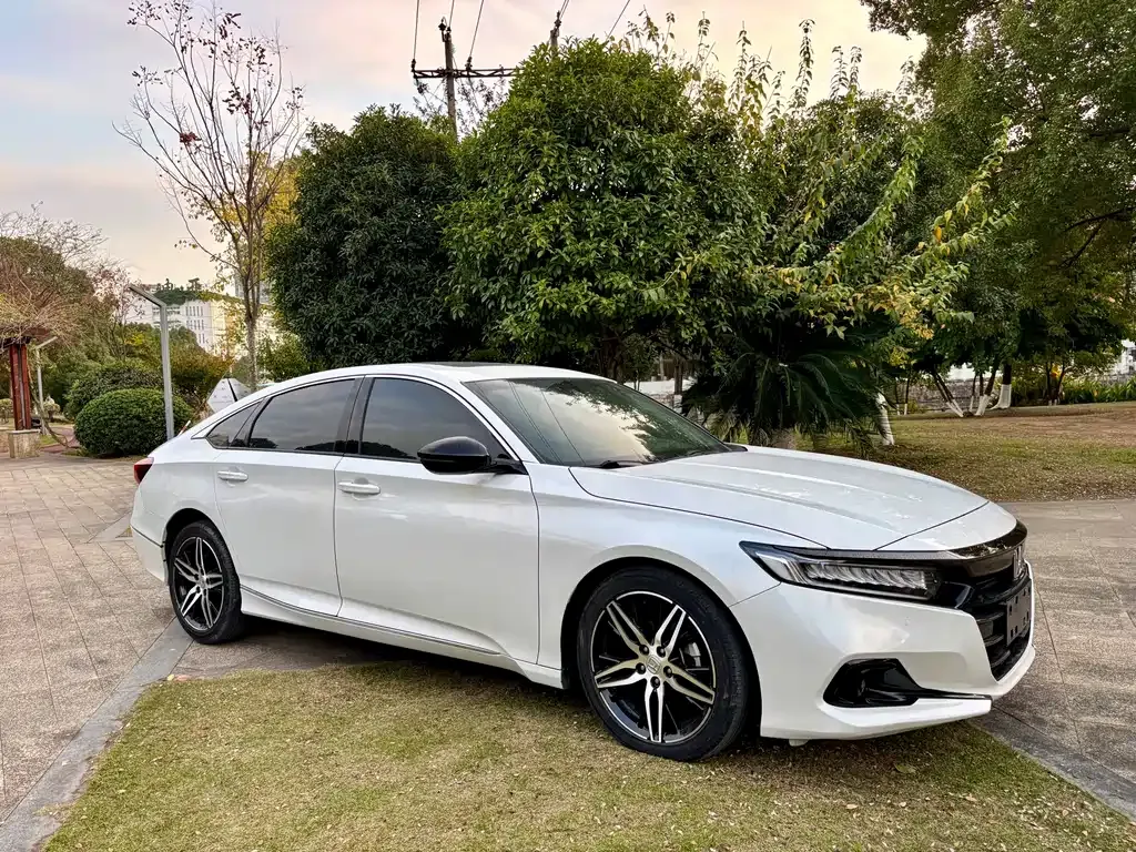 Honda Accord — фото 3