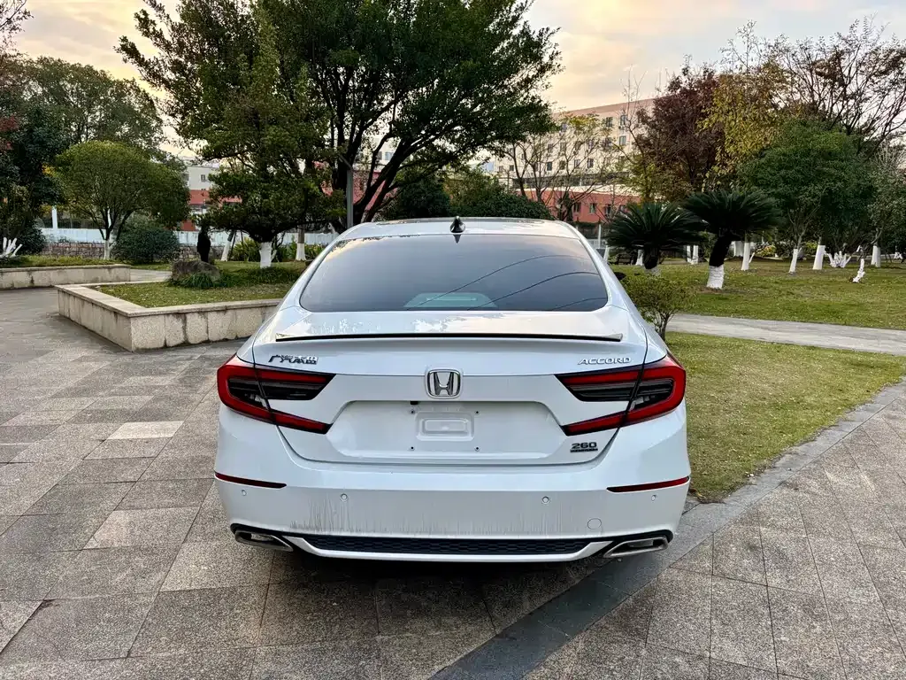 Honda Accord — фото 4