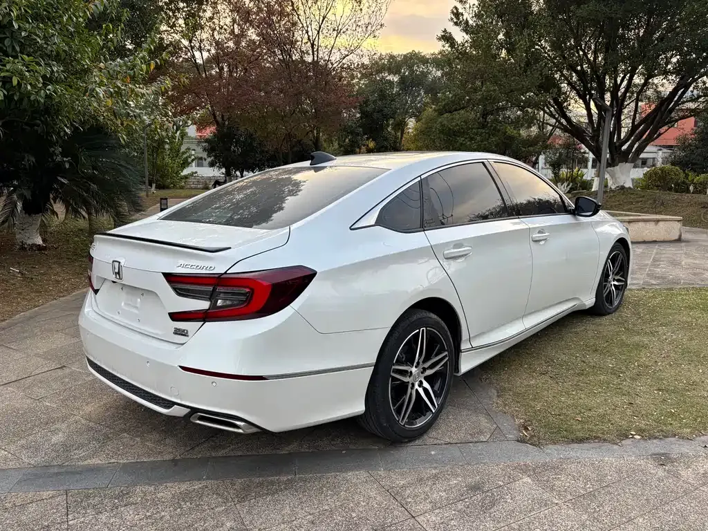 Honda Accord — фото 5