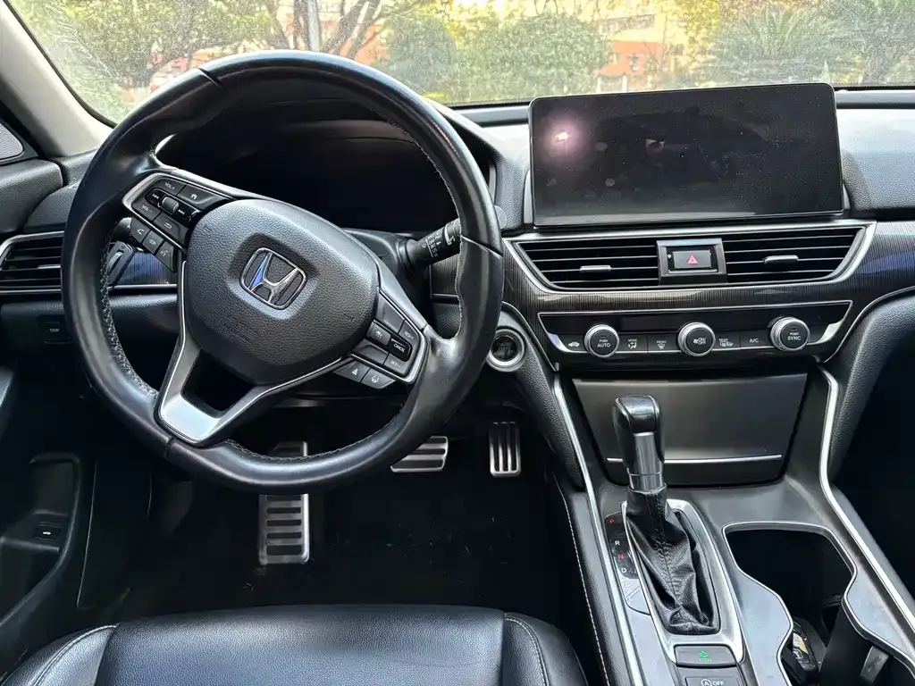 Honda Accord — фото 8