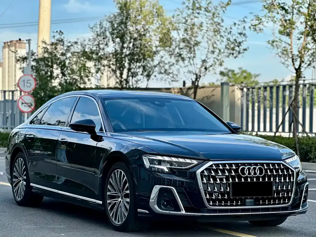 Audi A8 — фото 7