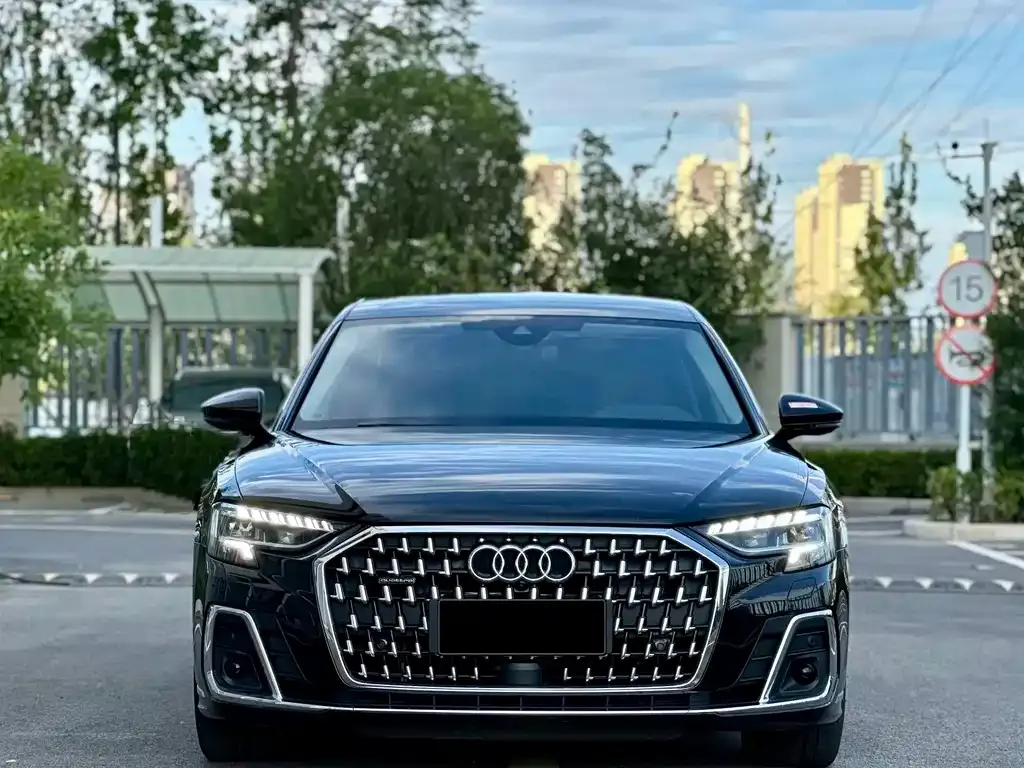 Audi A8 — фото 4