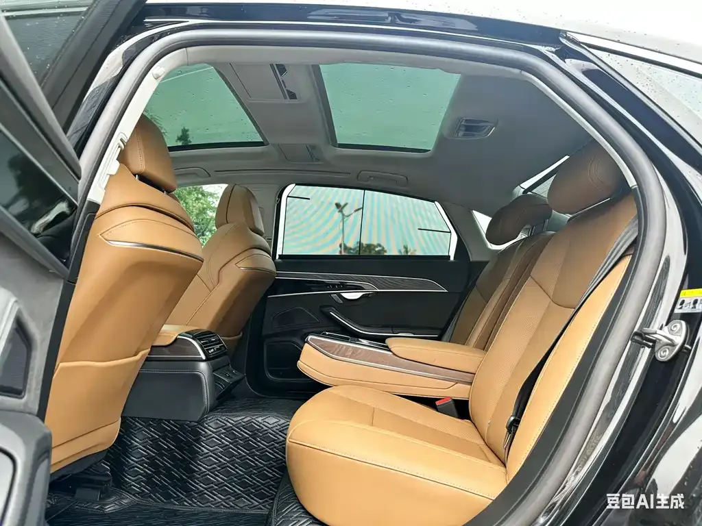 Audi A8 — фото 8
