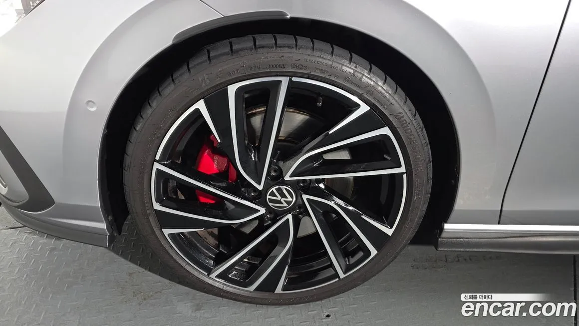 Volkswagen Golf 2024 из KR, фото 8