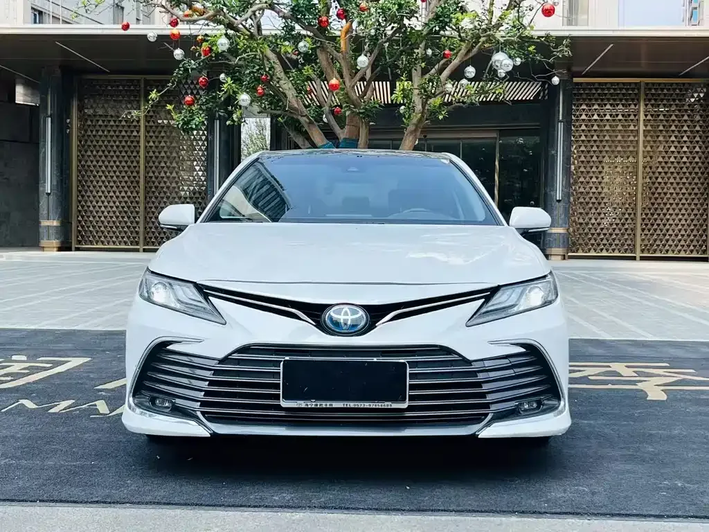 Toyota Camry — фото 3
