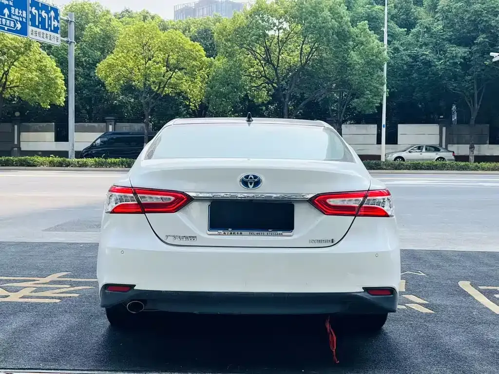 Toyota Camry — фото 7