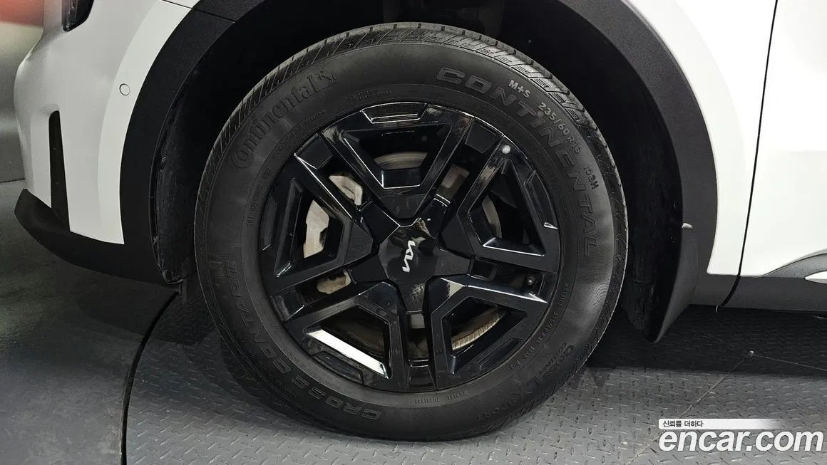 Kia Sorento — фото 10