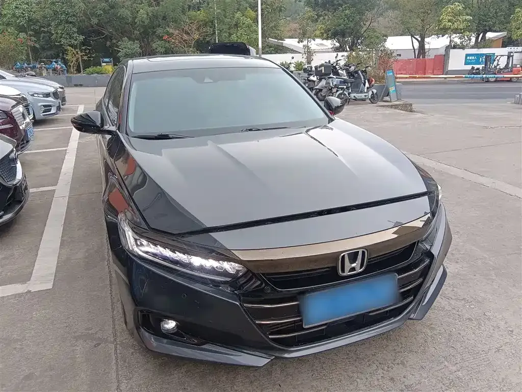 Honda Accord — фото 10