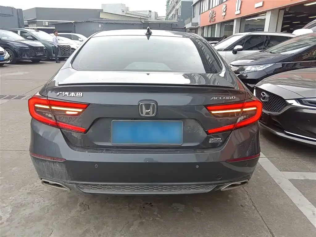 Honda Accord — фото 7