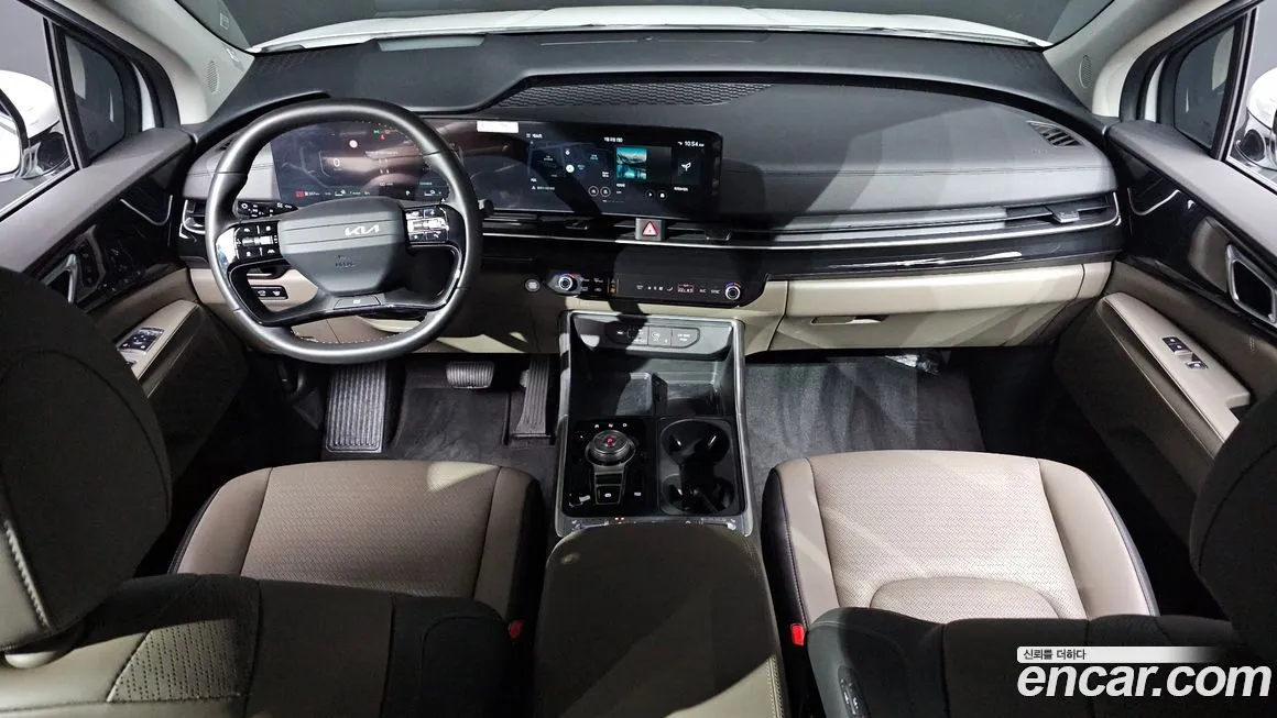 Kia Carnival — фото 9