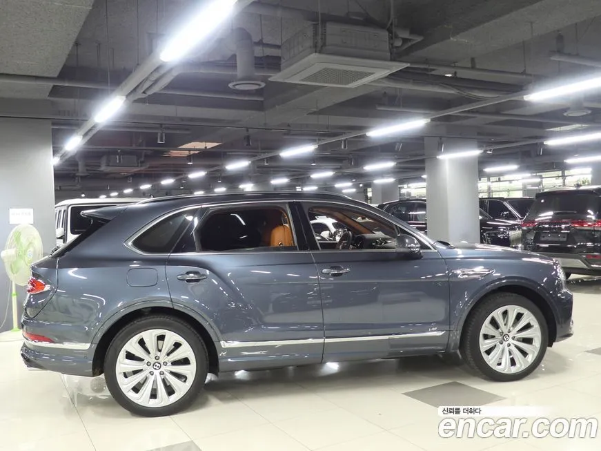 Bentley Bentayga 2021 из KR, фото 2