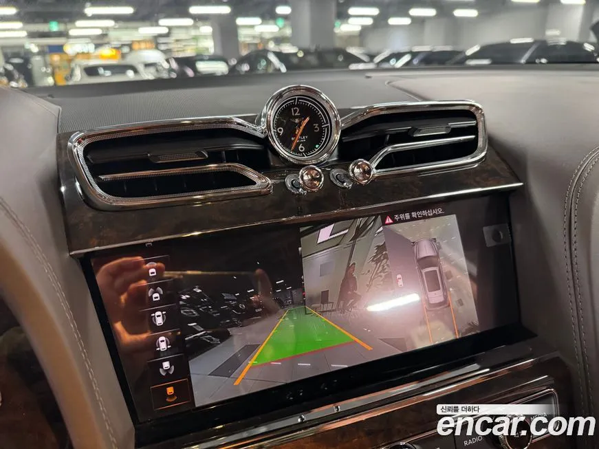 Bentley Bentayga 2021 из KR, фото 8