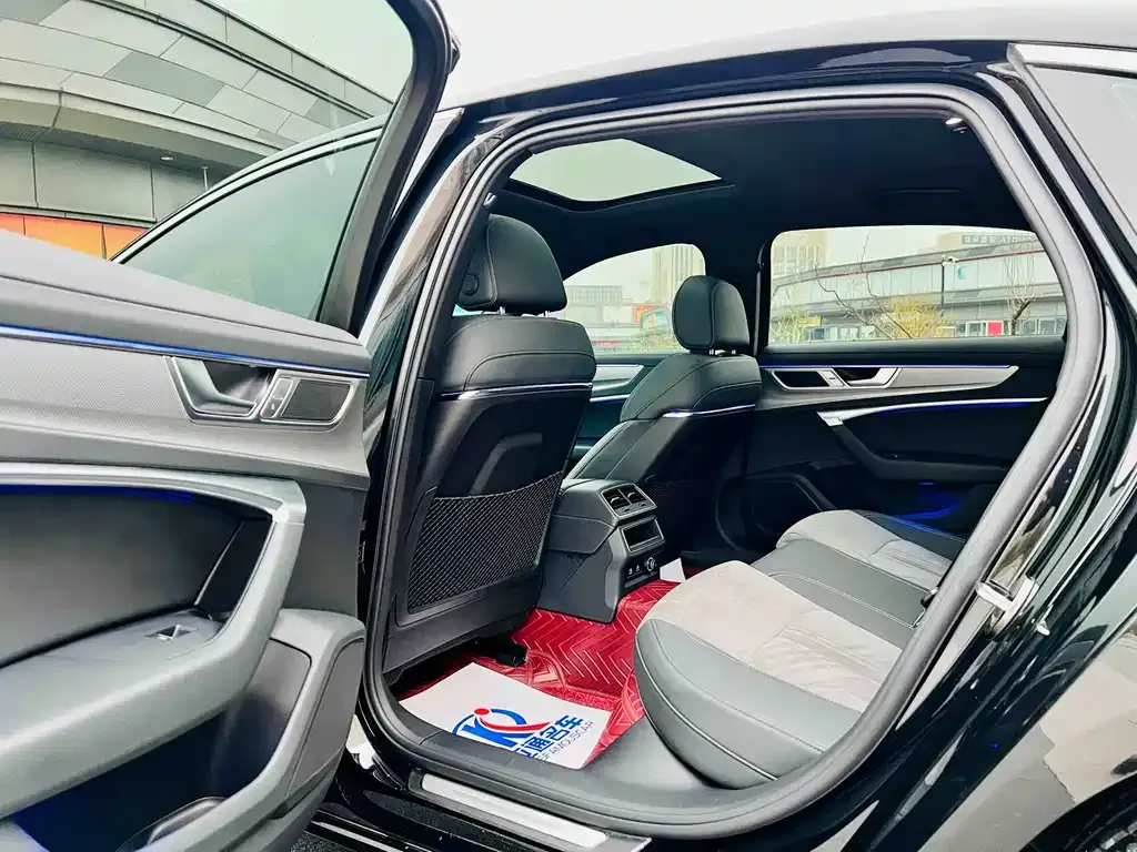 Audi A6L 2024 из CN, фото 6
