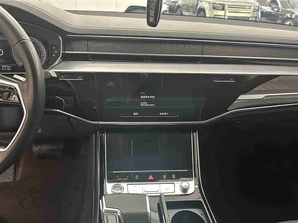 Audi A8 — фото 2