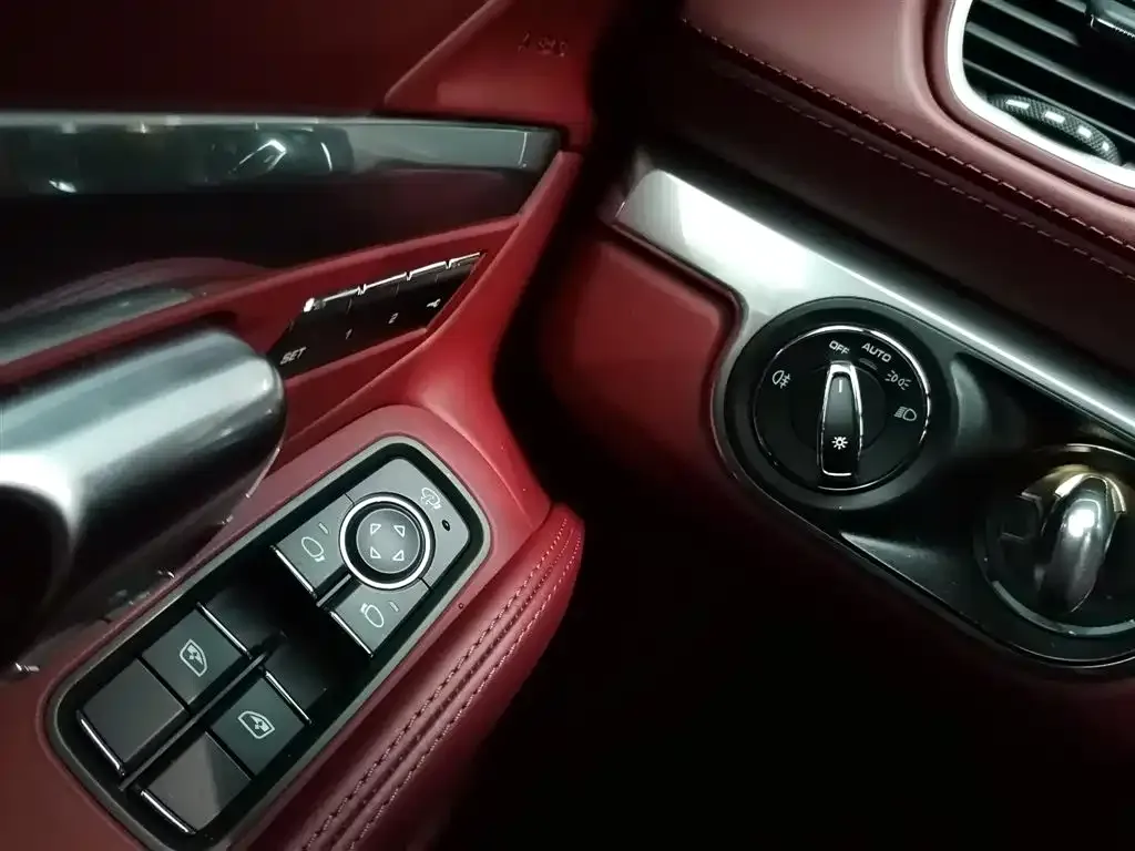 Porsche 718 2024 из CN, фото 2