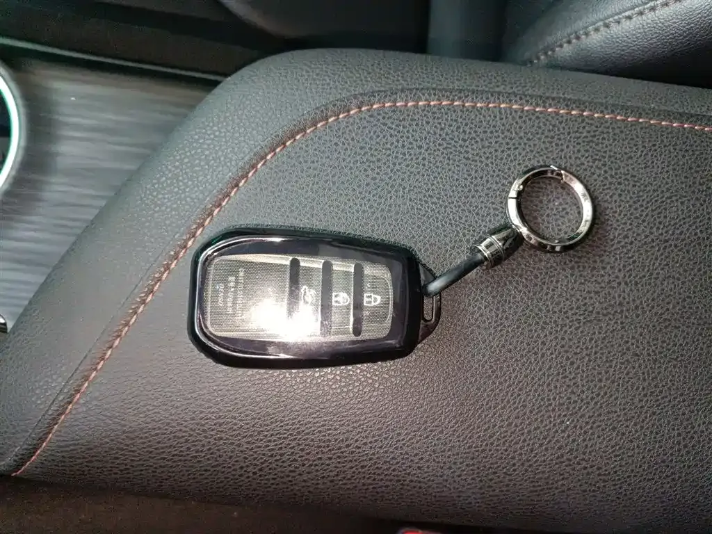 Toyota Camry 2023 из CN, фото 9