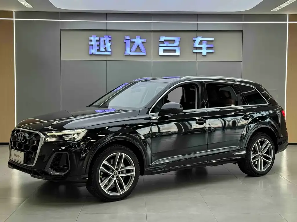 Audi Q7 2025 из CN, фото 1
