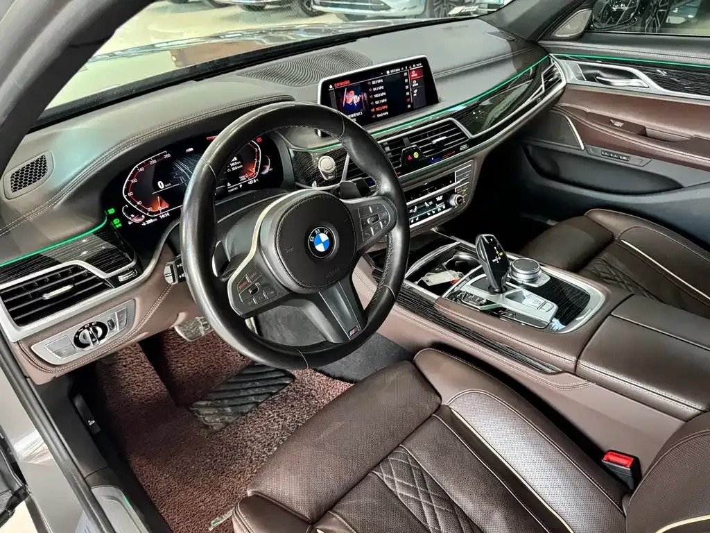BMW 7 Series 2023 из CN, фото 9