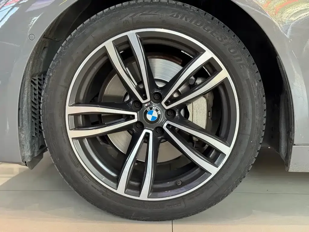 BMW 7 Series 2023 из CN, фото 4