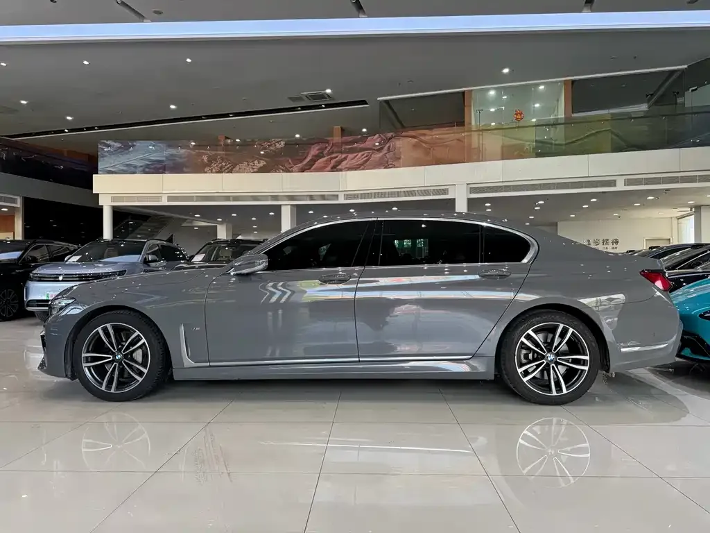 BMW 7 Series 2023 из CN, фото 10