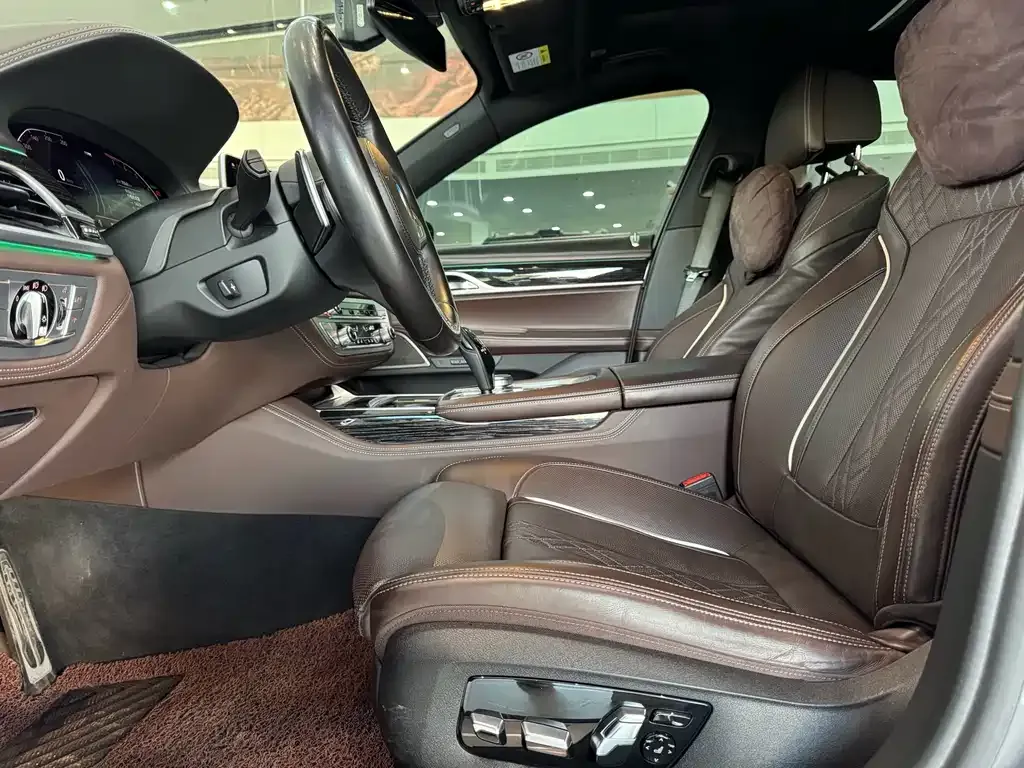 BMW 7 Series 2023 из CN, фото 5