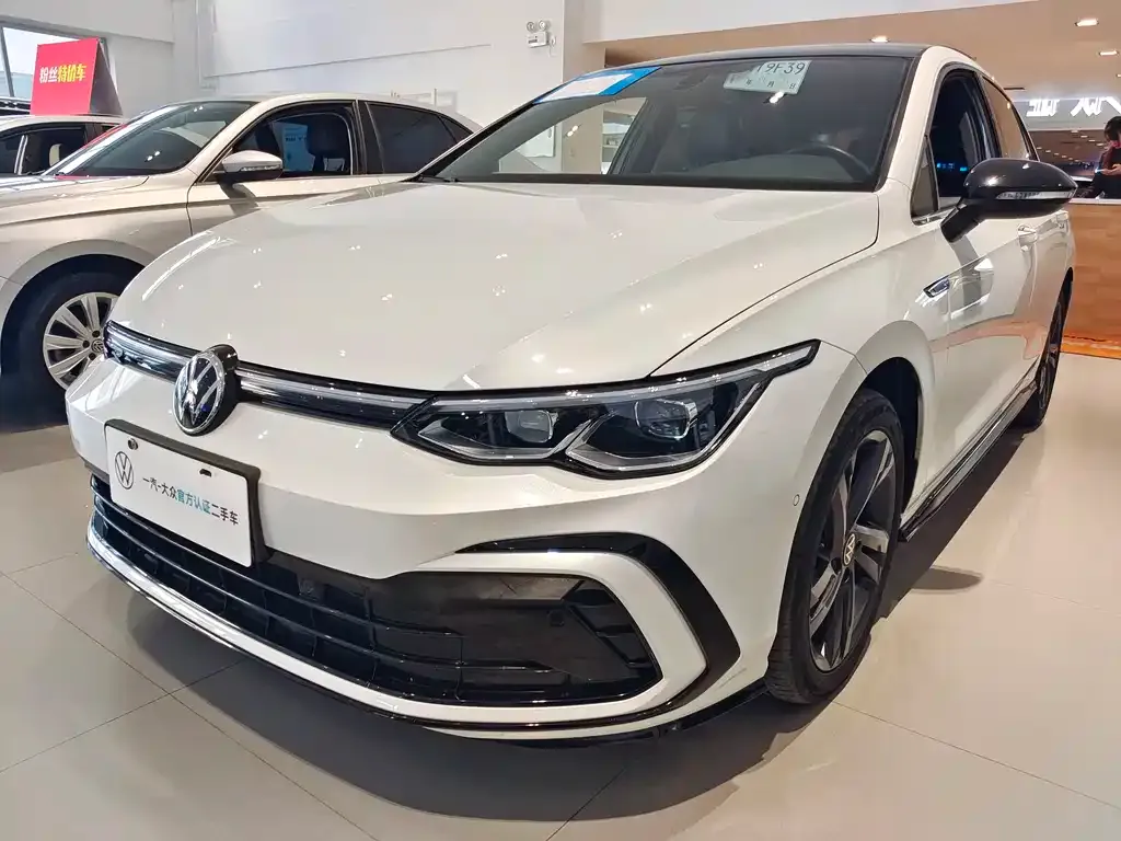 Volkswagen Golf 2023 из CN, фото 1