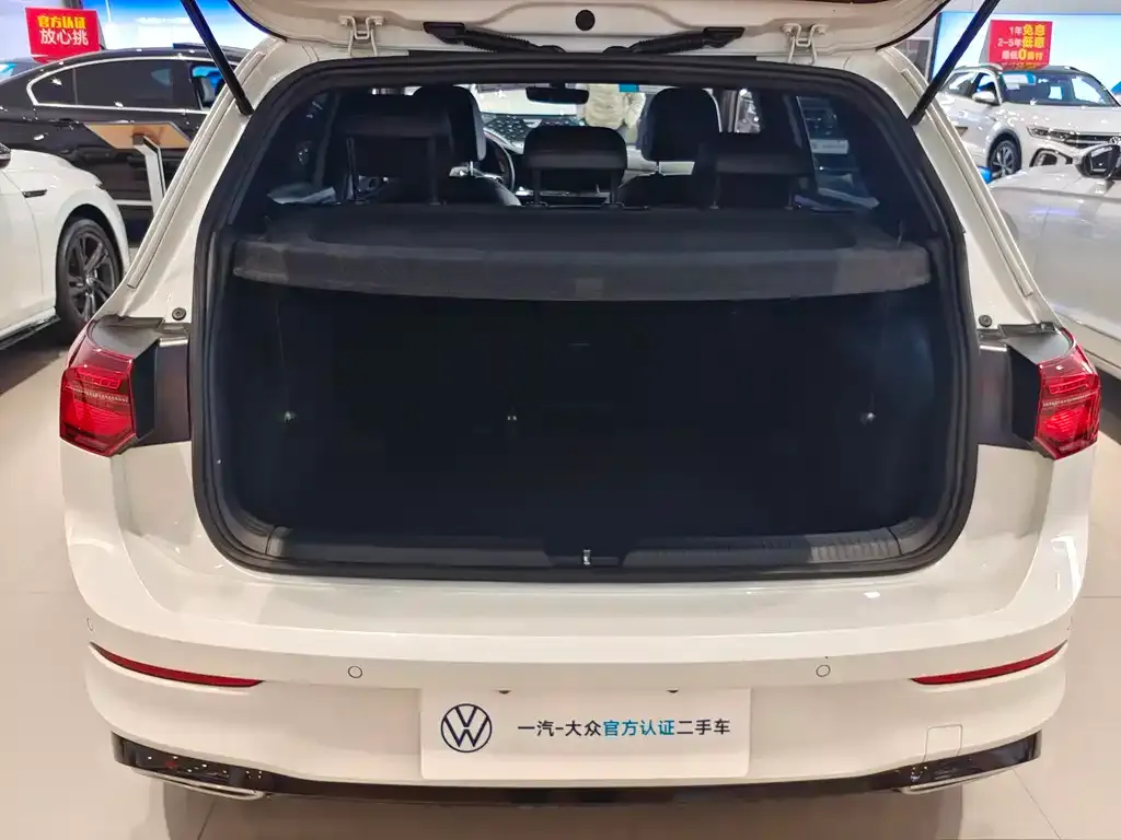 Volkswagen Golf 2023 из CN, фото 3