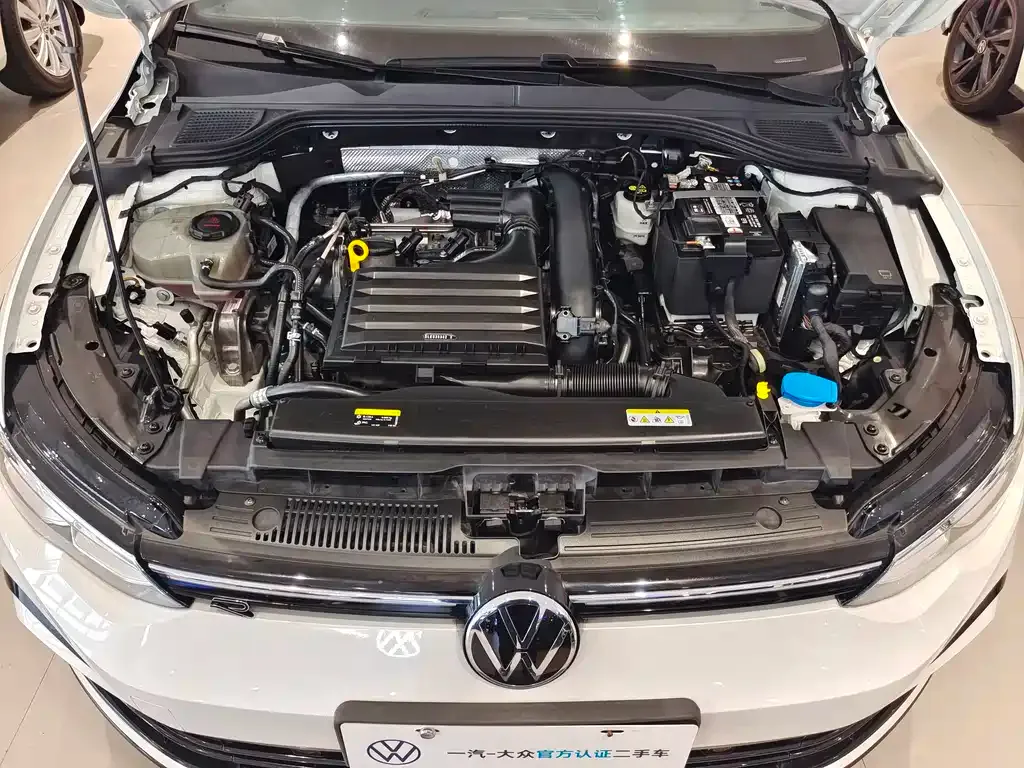 Volkswagen Golf 2023 из CN, фото 8