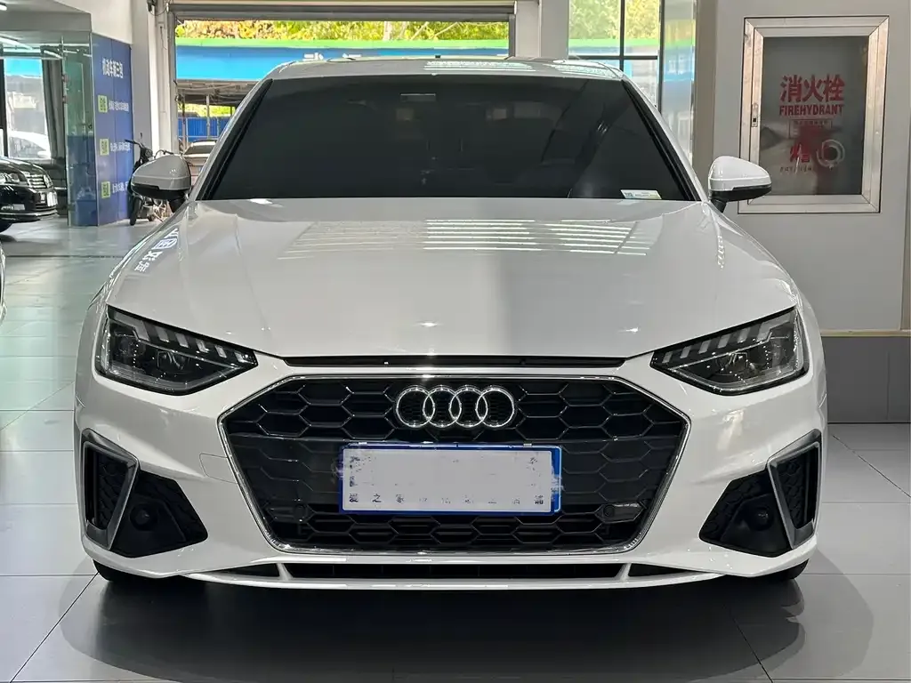 Audi A4L 2022 из CN, фото 2