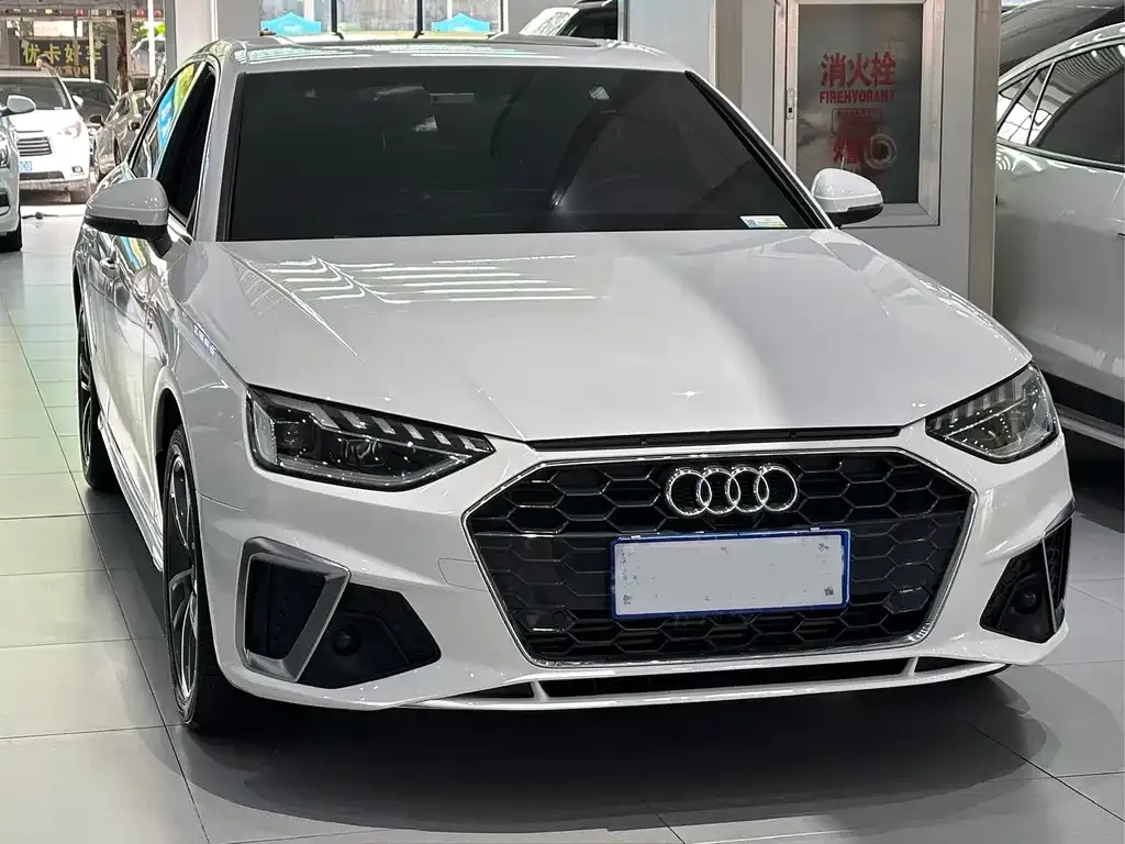 Audi A4L 2022 из CN, фото 3