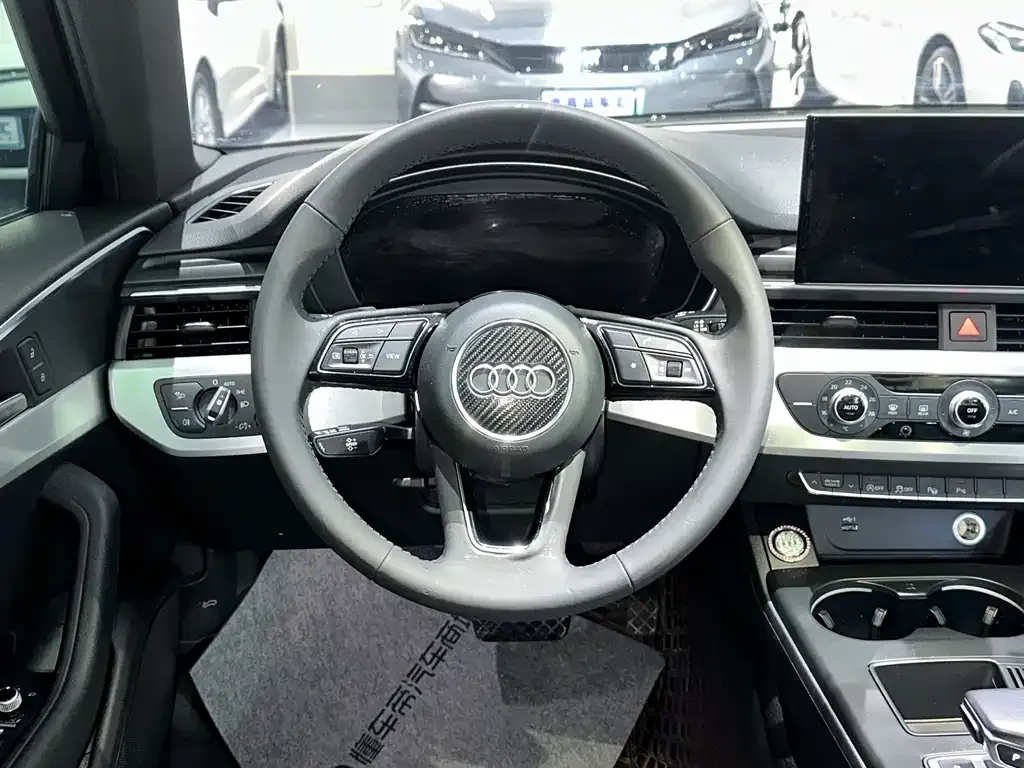Audi A4L 2022 из CN, фото 8