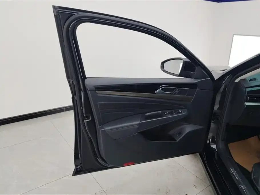 Volkswagen Passat 2024 из CN, фото 4