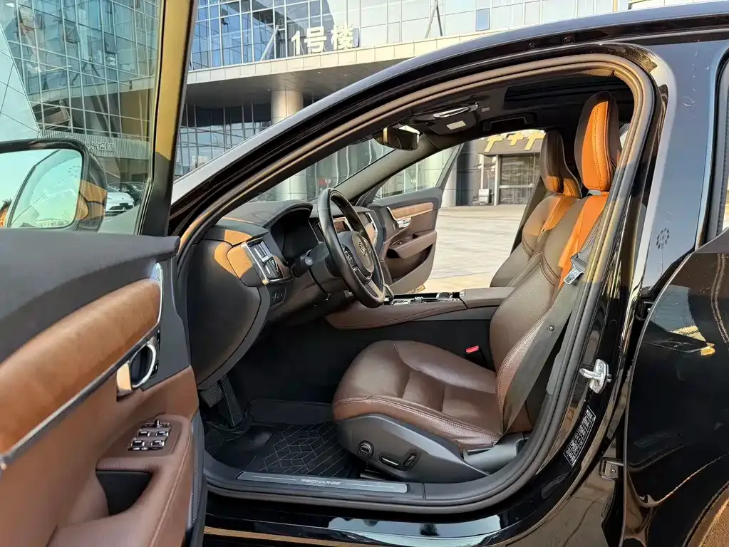 Volvo S90 PHEV 2021 из CN, фото 3