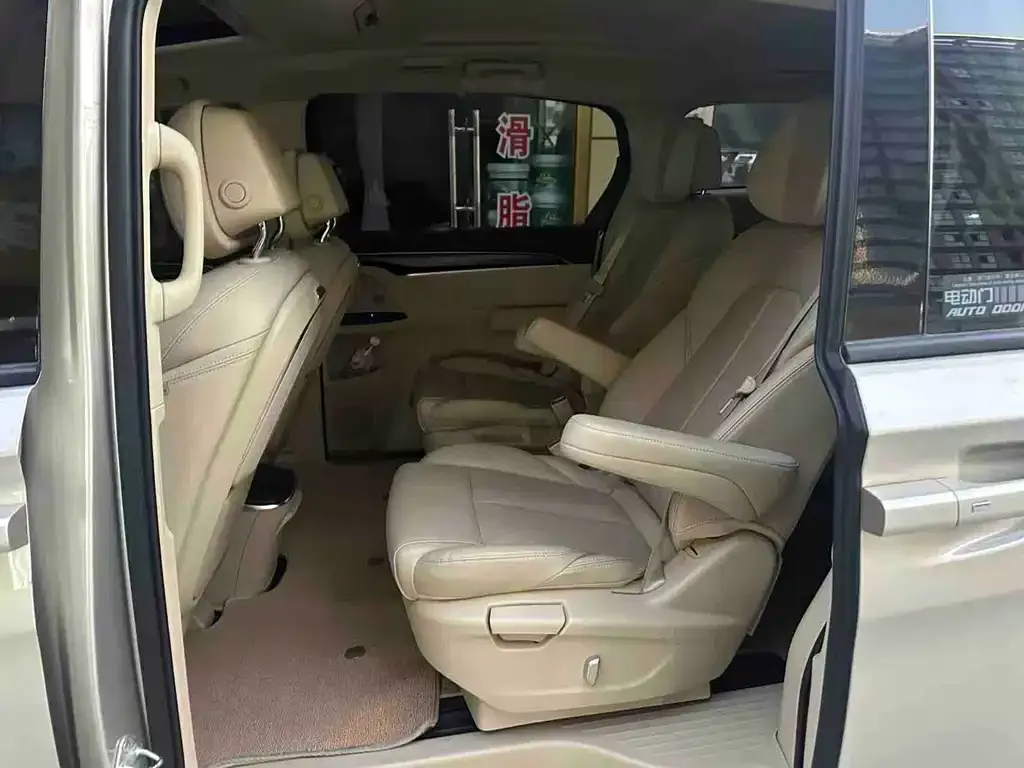 Buick GL8 2021 из CN, фото 3