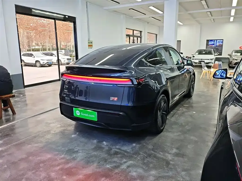 Tesla Model Y 2025 из CN, фото 10