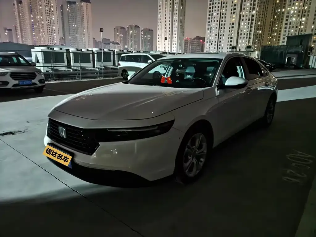 Honda Accord — фото 1