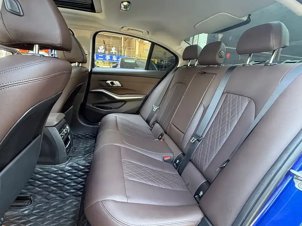 BMW 3 Series 2021 из CN, фото 2