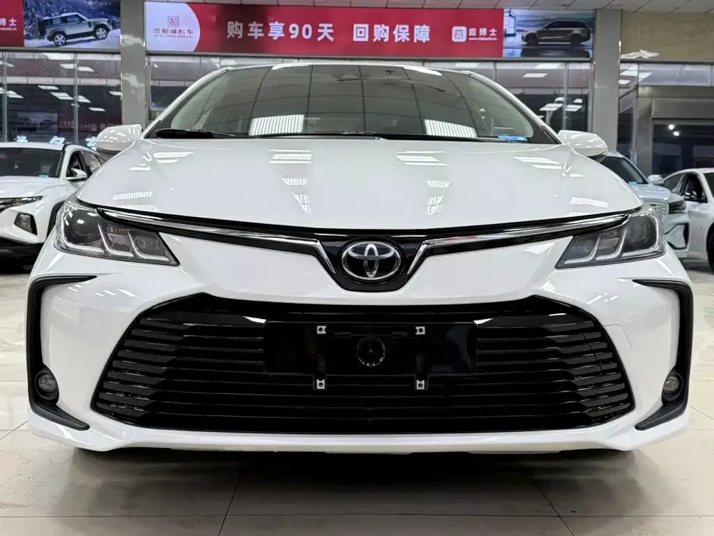 Toyota Corolla — фото 1
