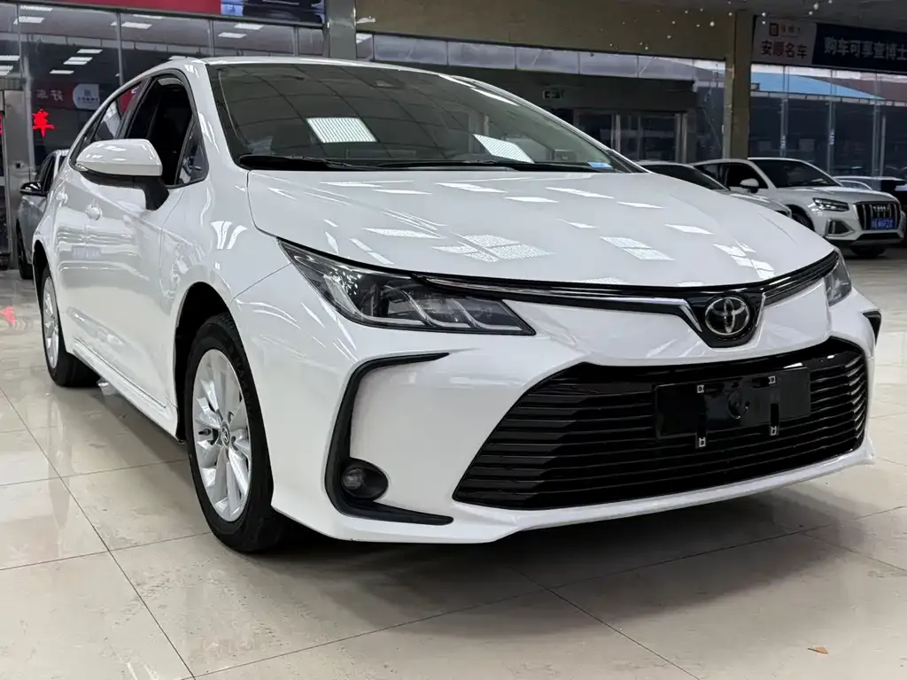 Toyota Corolla — фото 6