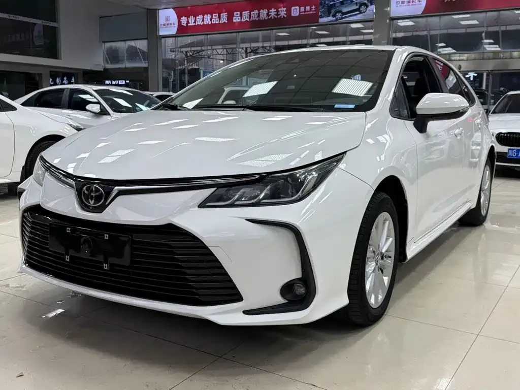 Toyota Corolla — фото 8