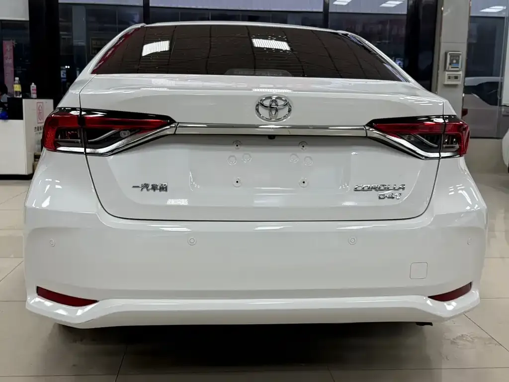 Toyota Corolla — фото 3