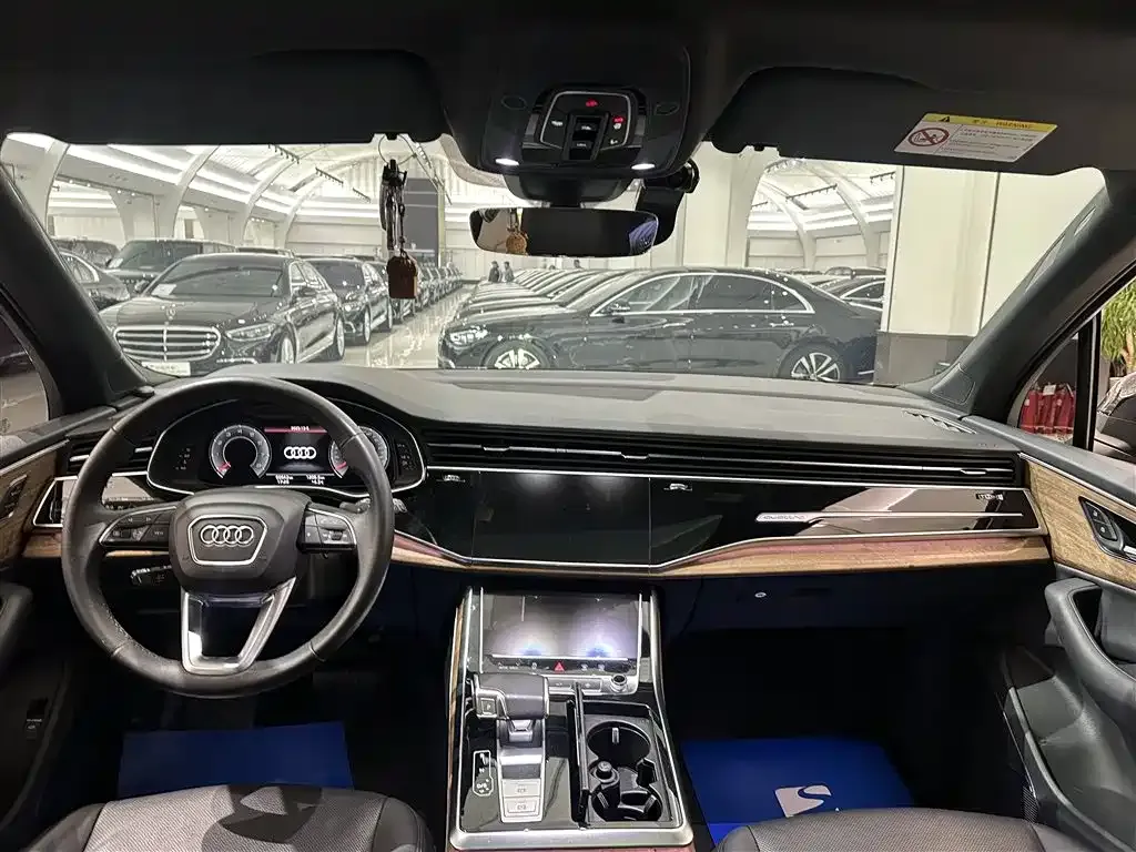 Audi Q7 2022 из CN, фото 8