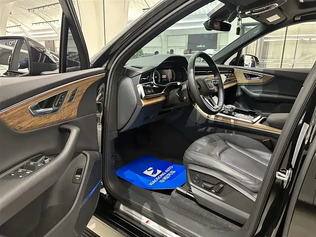 Audi Q7 2022 из CN, фото 10