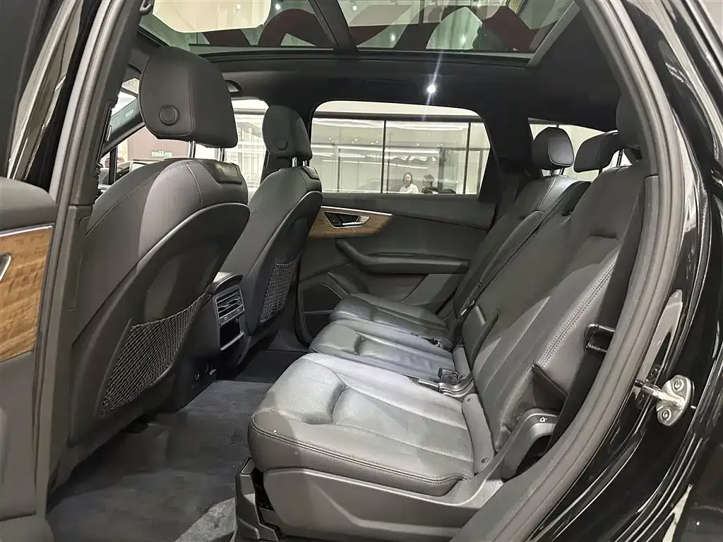 Audi Q7 2022 из CN, фото 4
