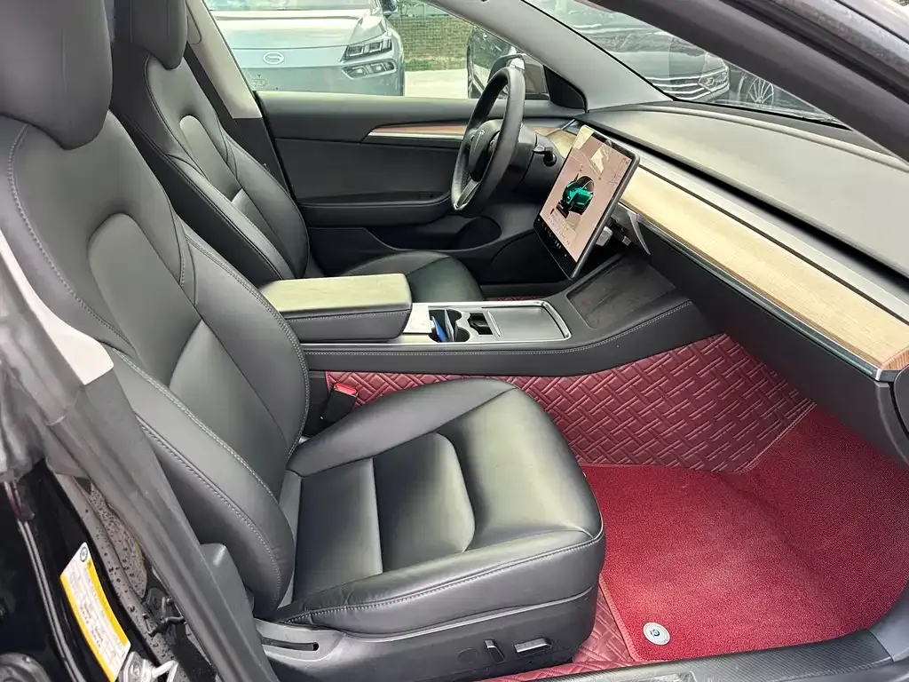 Tesla Model 3 — фото 2