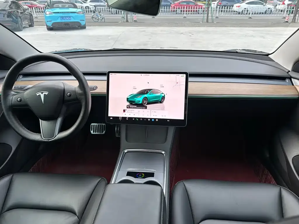 Tesla Model 3 — фото 4