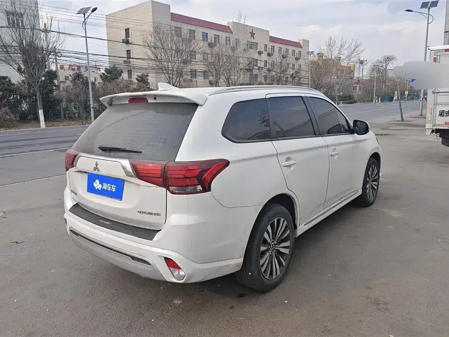 Mitsubishi Outlander 2022 из CN, фото 7