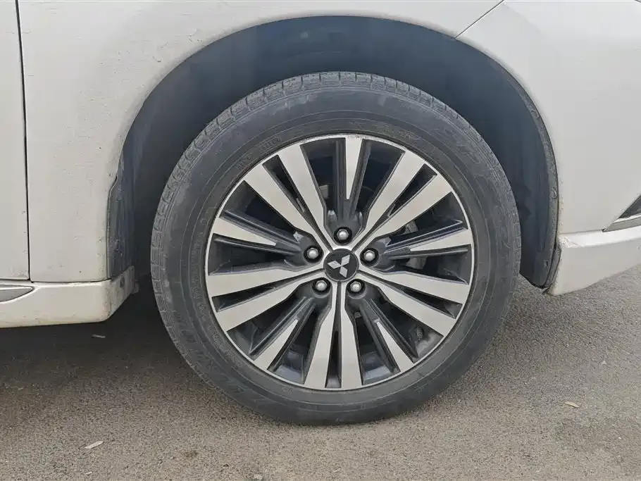Mitsubishi Outlander 2022 из CN, фото 2