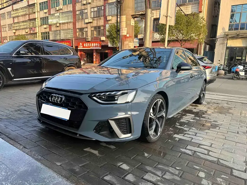 Audi A4L 2022 из CN, фото 1